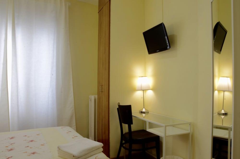 Hostal Nersan2 Madrid Eksteriør billede