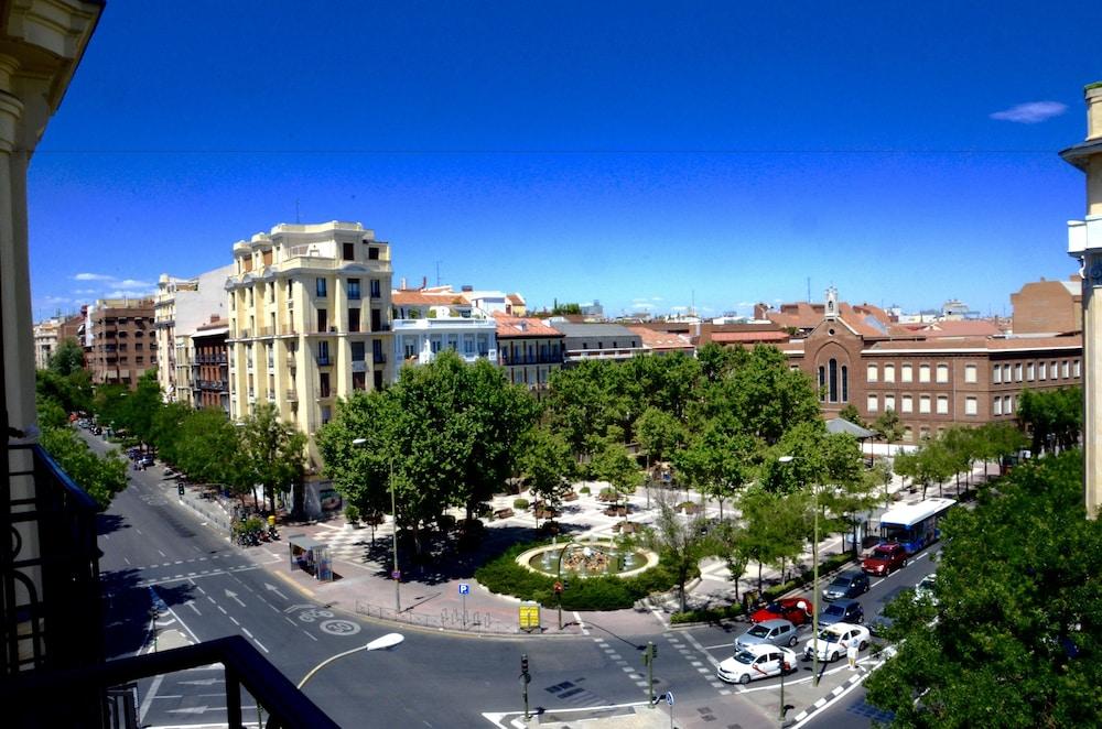 Hostal Nersan2 Madrid Eksteriør billede