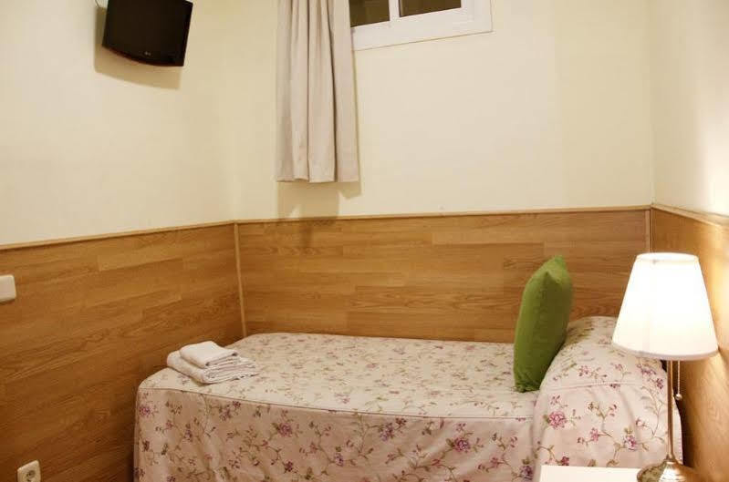 Hostal Nersan2 Madrid Eksteriør billede